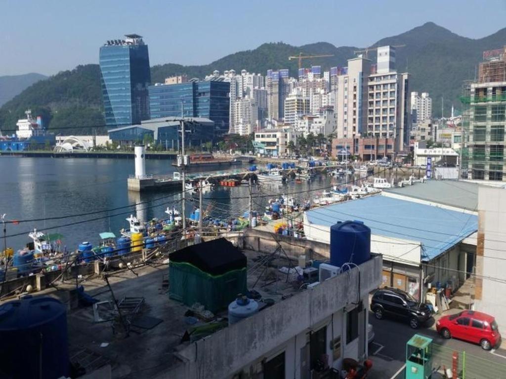 Geoje Win Hotel Exterior photo