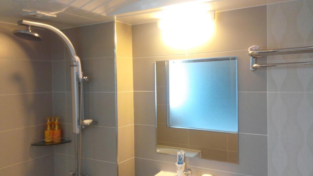 Geoje Win Hotel Room photo