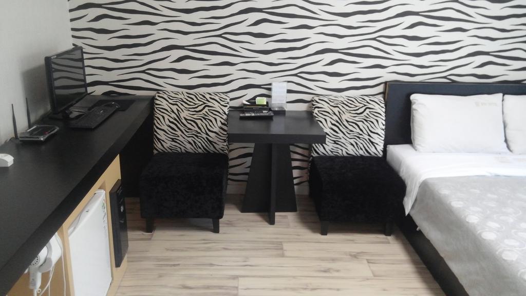 Geoje Win Hotel Room photo