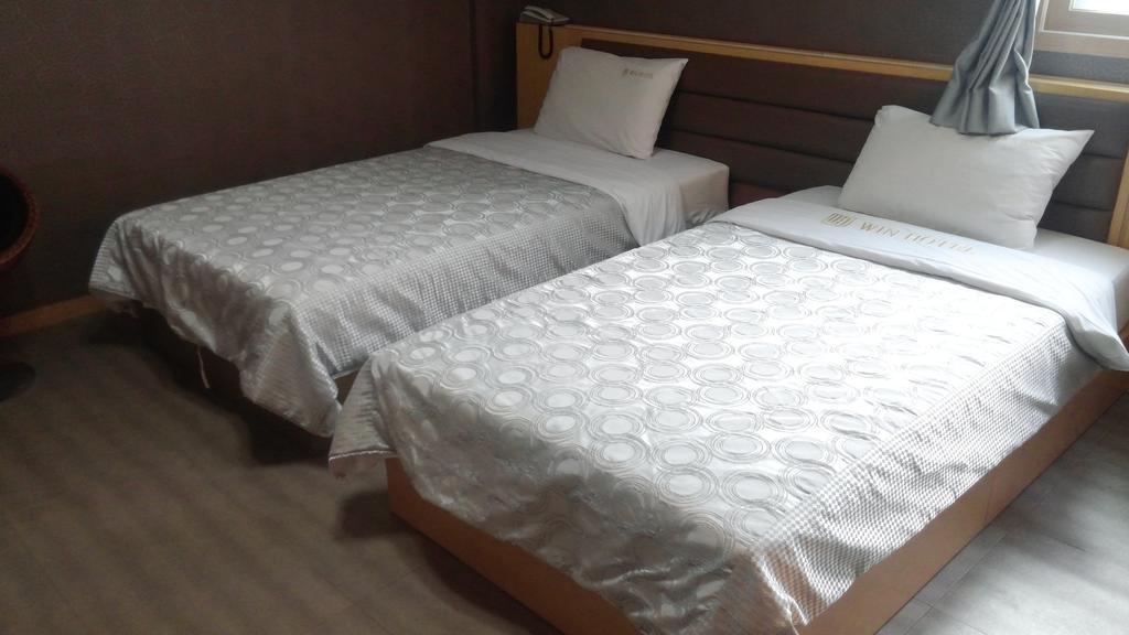 Geoje Win Hotel Room photo